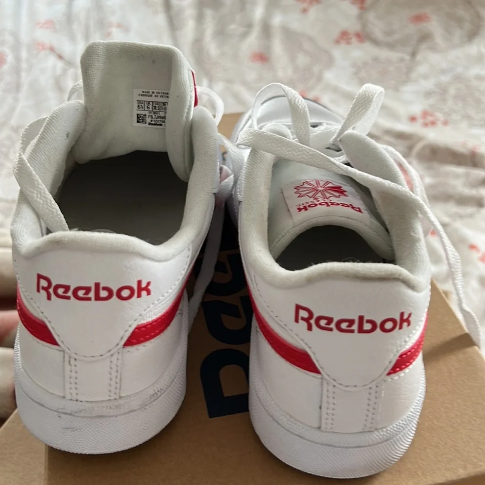 Reebok classics - Picture 3 of 5